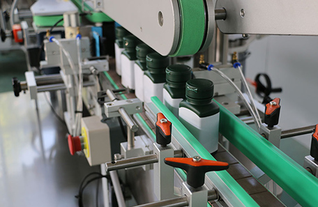 橄欖油貼標(biāo)機(jī)