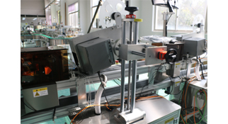 貼標(biāo)機(jī)器工作性能穩(wěn)定，工作效率很快！