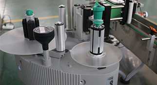 自動貼標機械有什么特點，和人工貼標比起來它有什么優勢呢？